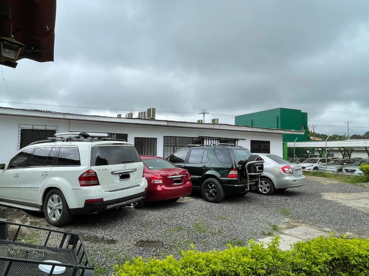 Hotel El Coco Alajuela Ngoại thất bức ảnh
